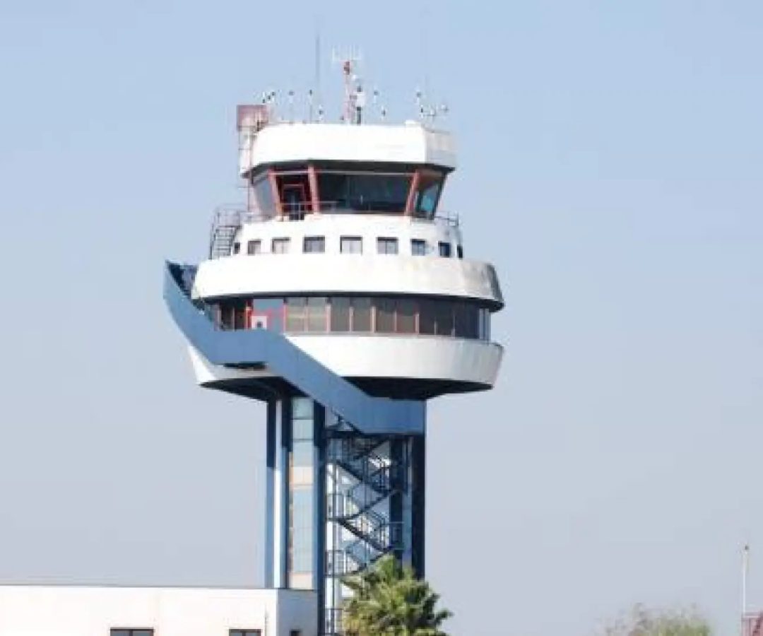 Torre de control del aeropuerto de Sevilla.GOOGLE MAPS