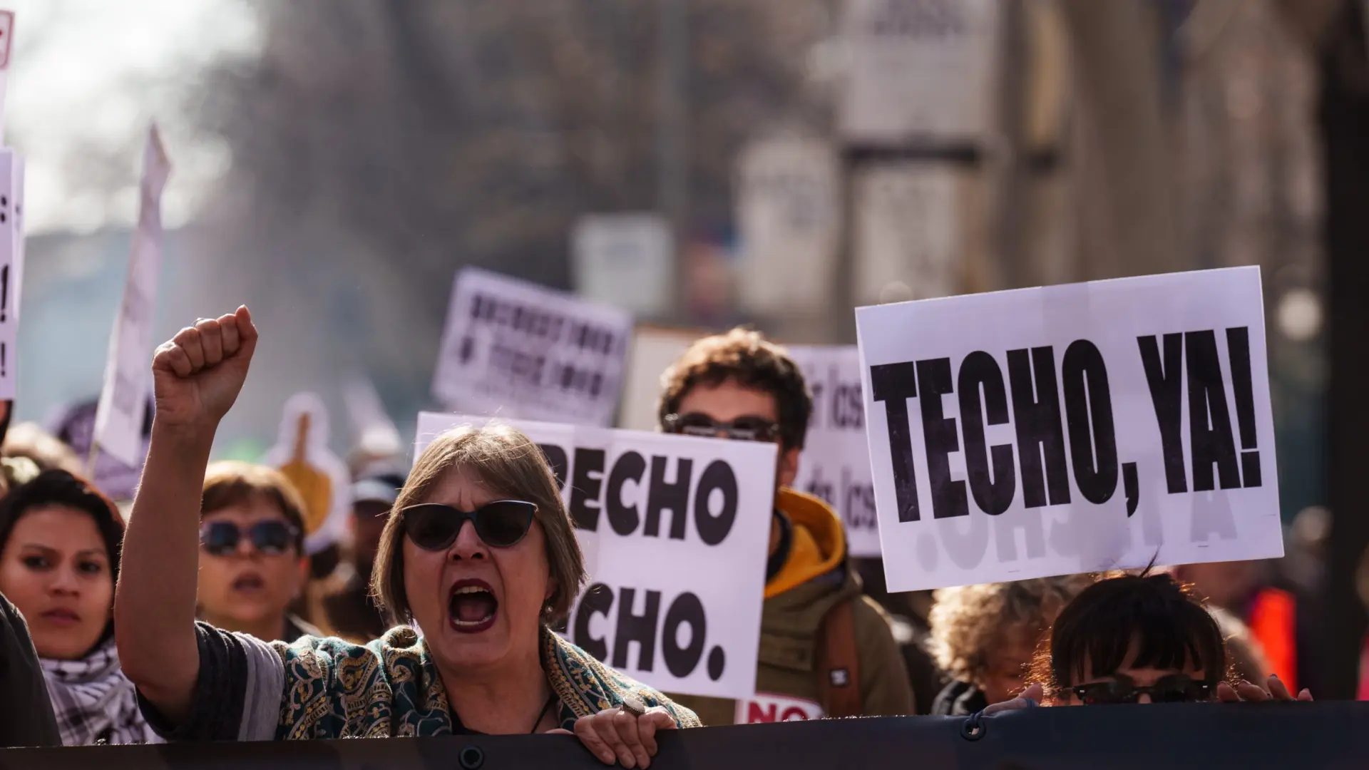 Varias personas durante una manifestación por una vivienda digna en 2025.Matias Chiofalo / EP
