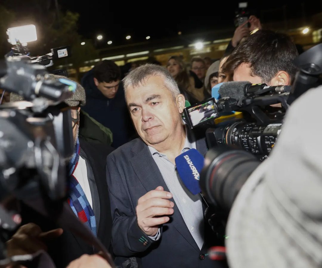 El ex secretario de Organización del PSOE Santos Cerdán, en una imagen de archivo, a su salida de Soto del Real.Rodrigo Jiménez