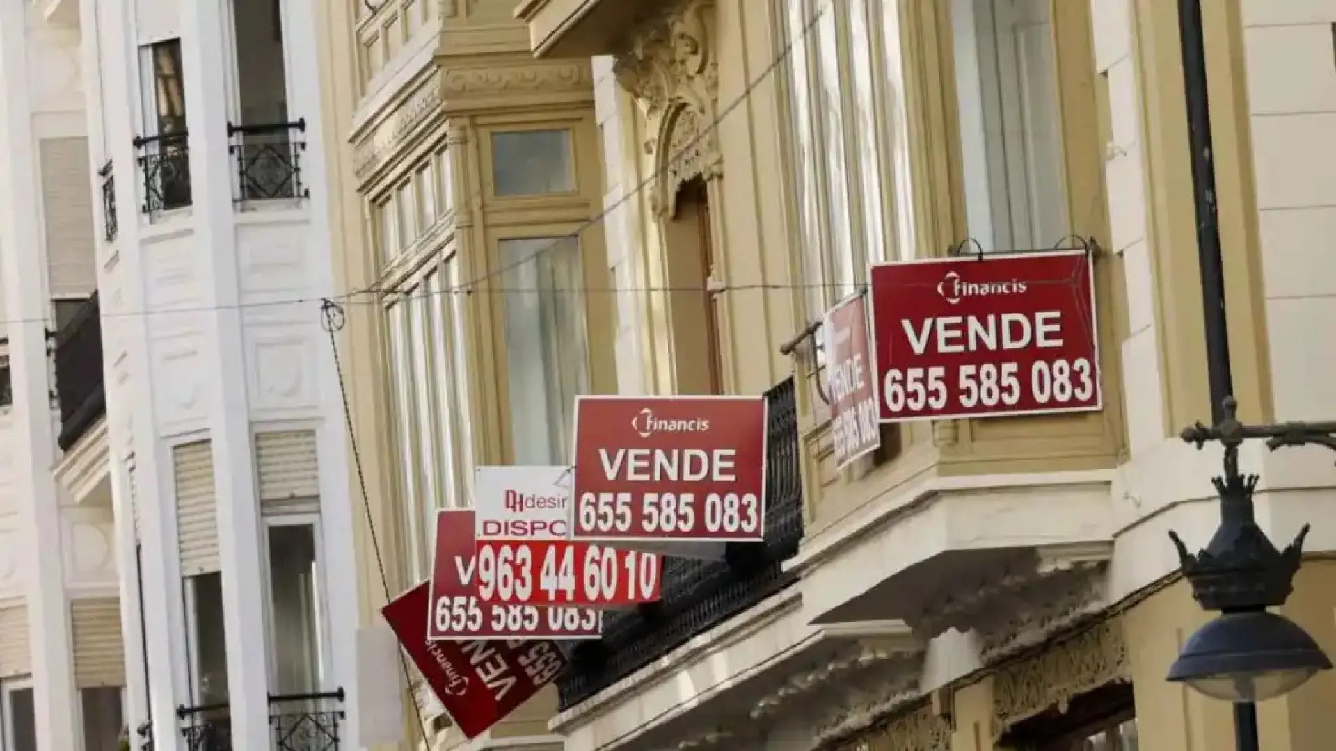 Pisos a la venta en una gran ciudad.EFE