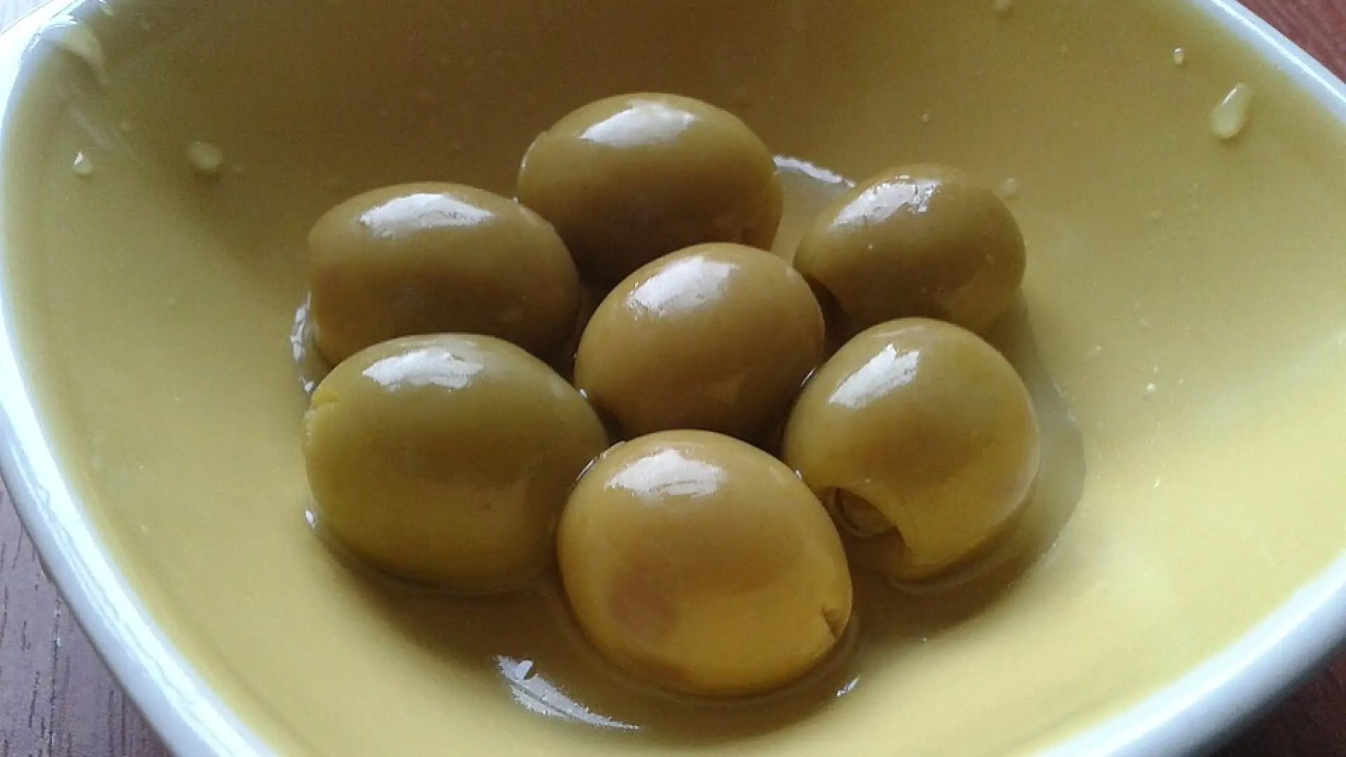 Las aceitunas tendrán que detallar con claridad los ingredites de sus rellenos.Wikimedia commons