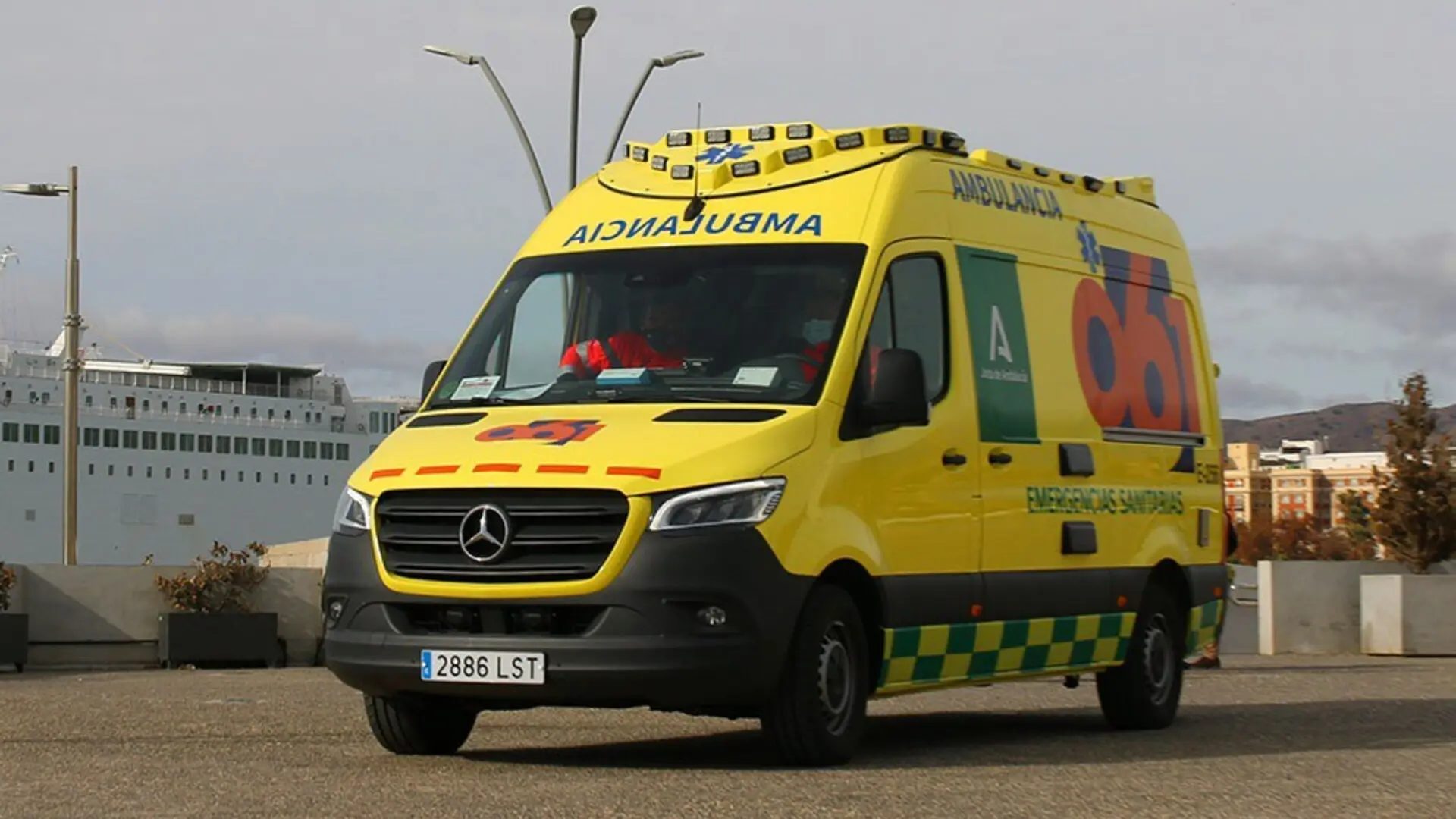Una ambulancia de Emergencias Sanitarias 061 de Andalucía.112