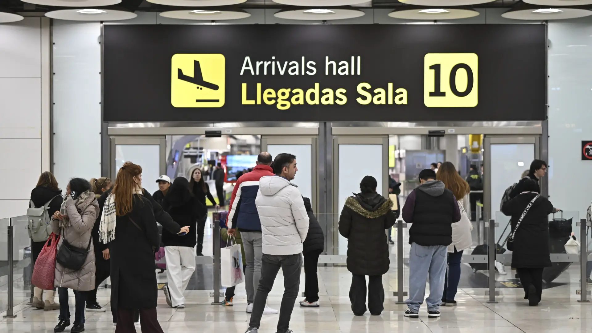 La terminal 10 de llegadas del Aeropuerto de Madrid Barajas.EFE