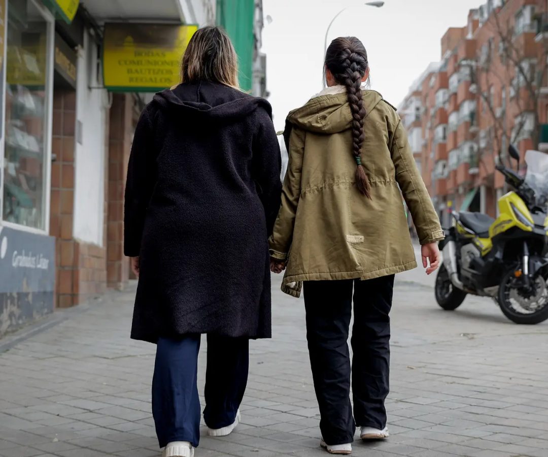 Ana y su sobrina Sofía, que lleva cuatro años viviendo en España sin papeles.&nbsp;Hazhard Espinoza Vallejos