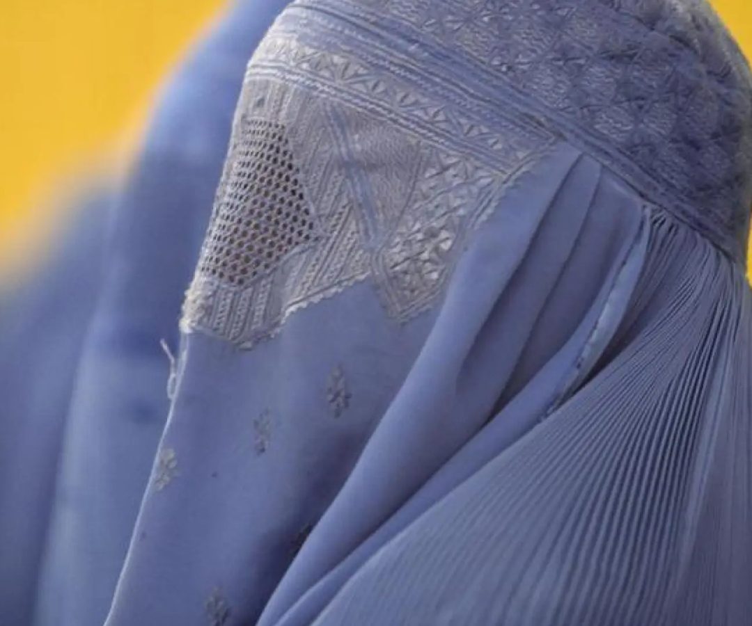 Una mujer con burka.EP