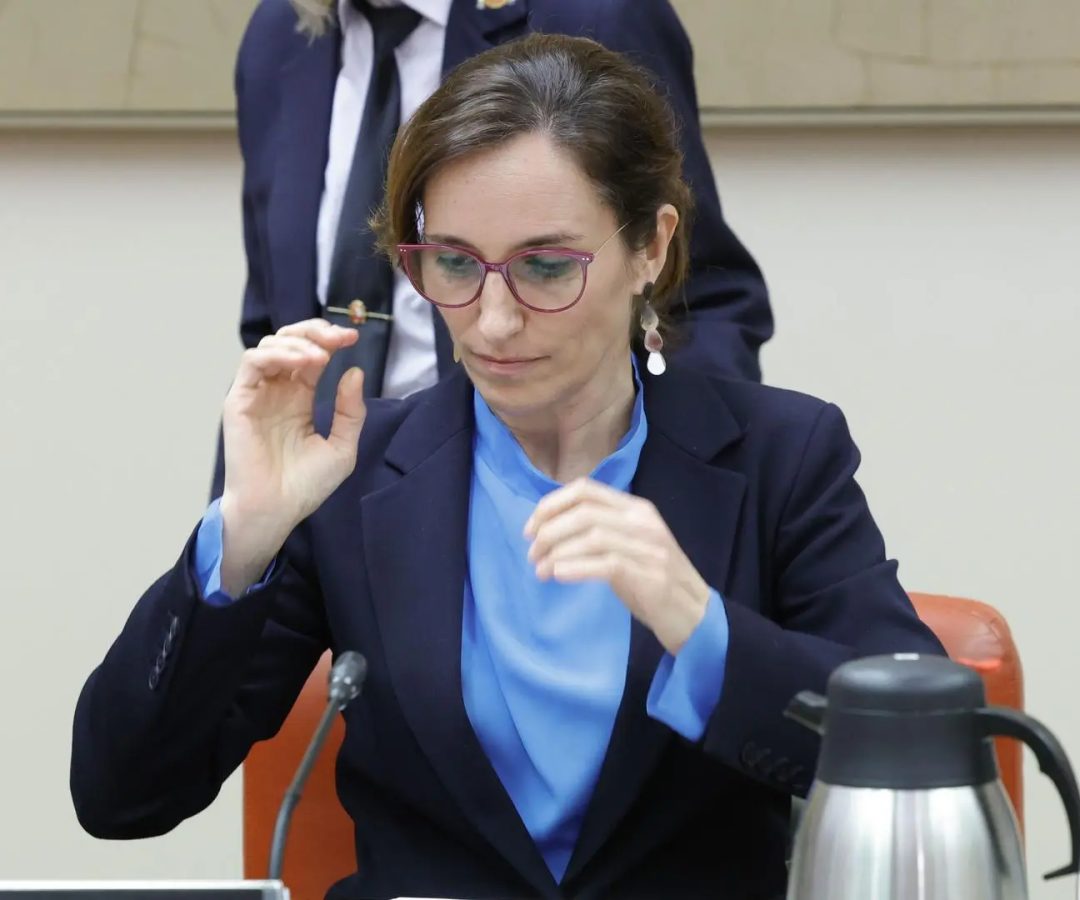 MADRID, 17/03/2026.- La ministra de Sanidad, Mónica García, asiste a la comisión de Sanidad que se celebra, este martes, en el Congreso de los Diputados en Madrid. EFE/ZipiZIPI
