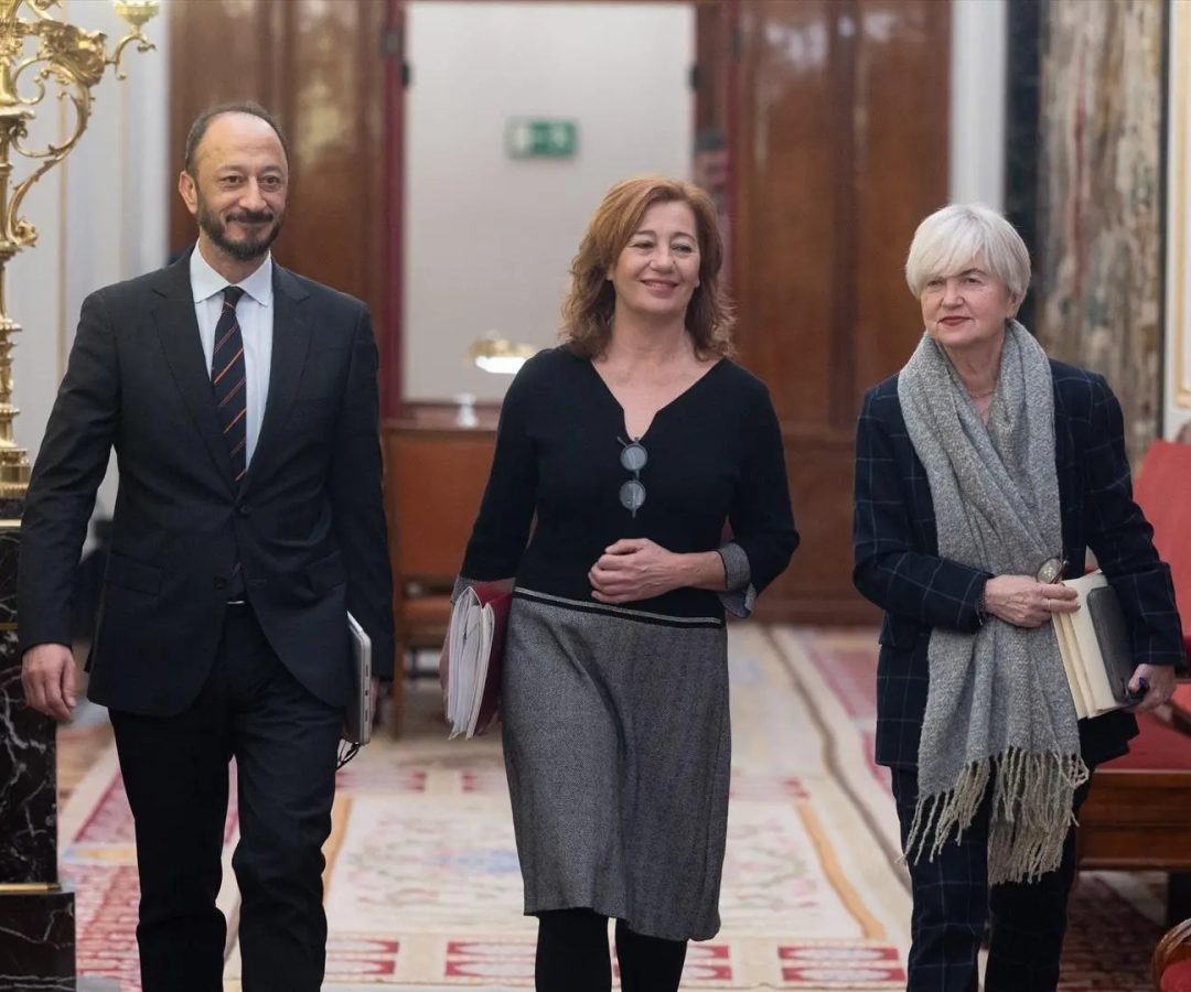 El vicepresidente de la Mesa del Congreso, Alfonso Rodríguez de Celis, la presidenta Francina Armengol y la secretaria segunda, Isaura Leal Fernández, en una imagen de archivo.Europa Press