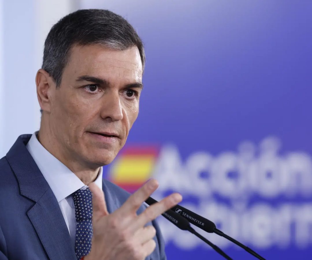 El presidente del Gobierno, Pedro Sánchez, durante su comparecencia este viernes, tras finalizar la reunión del Consejo de Ministros extraordinario en la Moncloa.EFE
