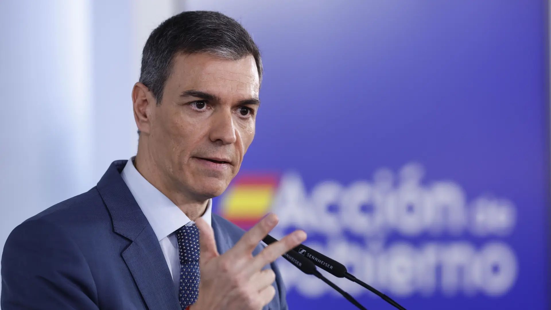 El presidente del Gobierno, Pedro Sánchez, durante su comparecencia este viernes, tras finalizar la reunión del Consejo de Ministros extraordinario en la Moncloa.EFE