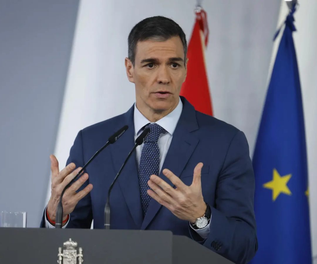 El presidente del Gobierno, Pedro Sánchez, durante su comparecencia este viernes, tras finalizar la reunión del Consejo de Ministros extraordinario en la Moncloa.EFE