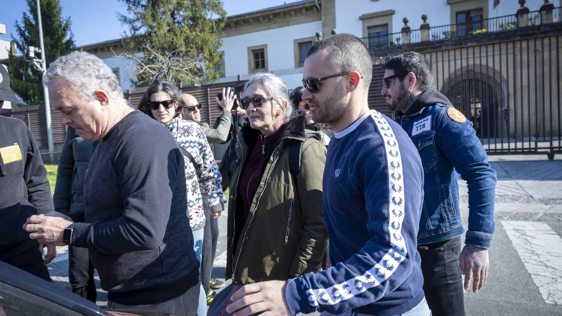 &nbsp;La exjefa de ETA Soledad Iparraguirre, 'Anboto', sale este martes de la cárcel de Martutene de San Sebastián.Javier Etxezarreta