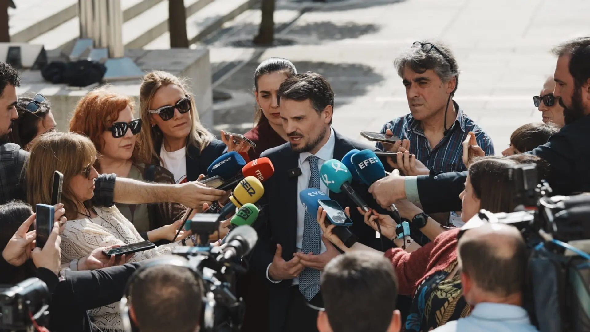 El secretario general del PP de Extremadura, Abel Bautista, atiende a los medios.Javier Cintas / EP