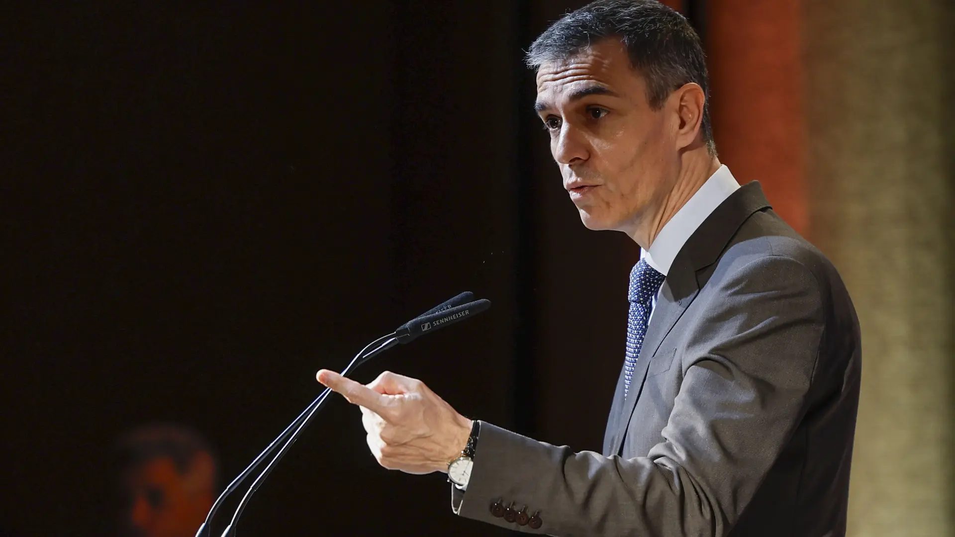 El presidente del Gobierno, Pedro Sánchez, en el anuncio de la nueva inversión para tres nuevo satélitesMariscal