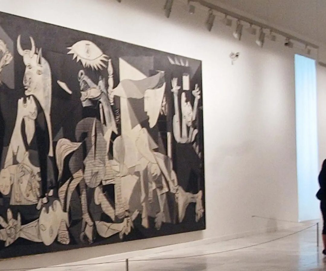 Una imagen de archivo de la sala del 'Guernica' en el Reina Sofía.EUROPA PRESS