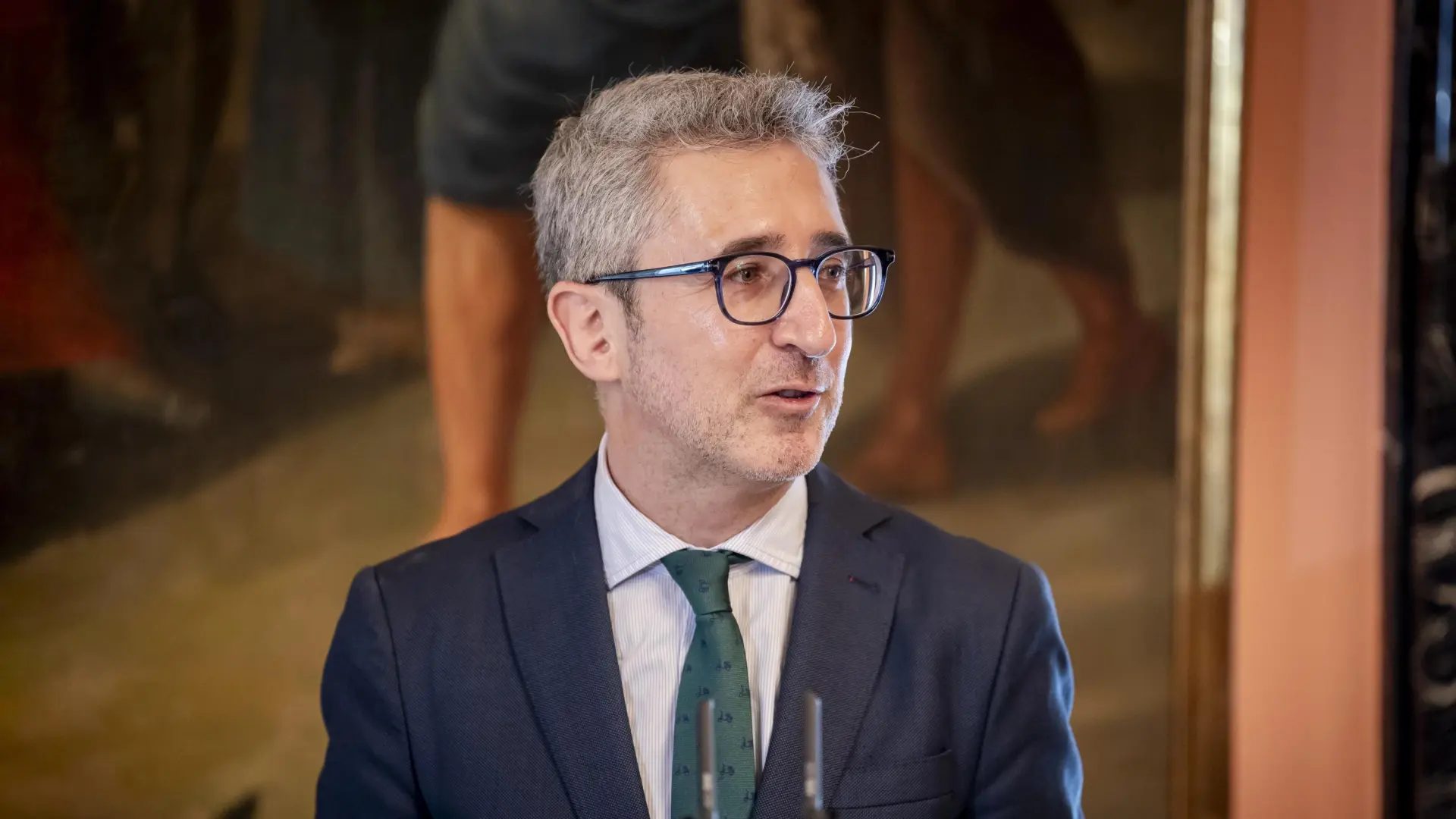 El recién nombrado ministro de Hacienda, Arcadi España, durante el acto de traspaso de carteras.A. PÉREZ MECA / EP