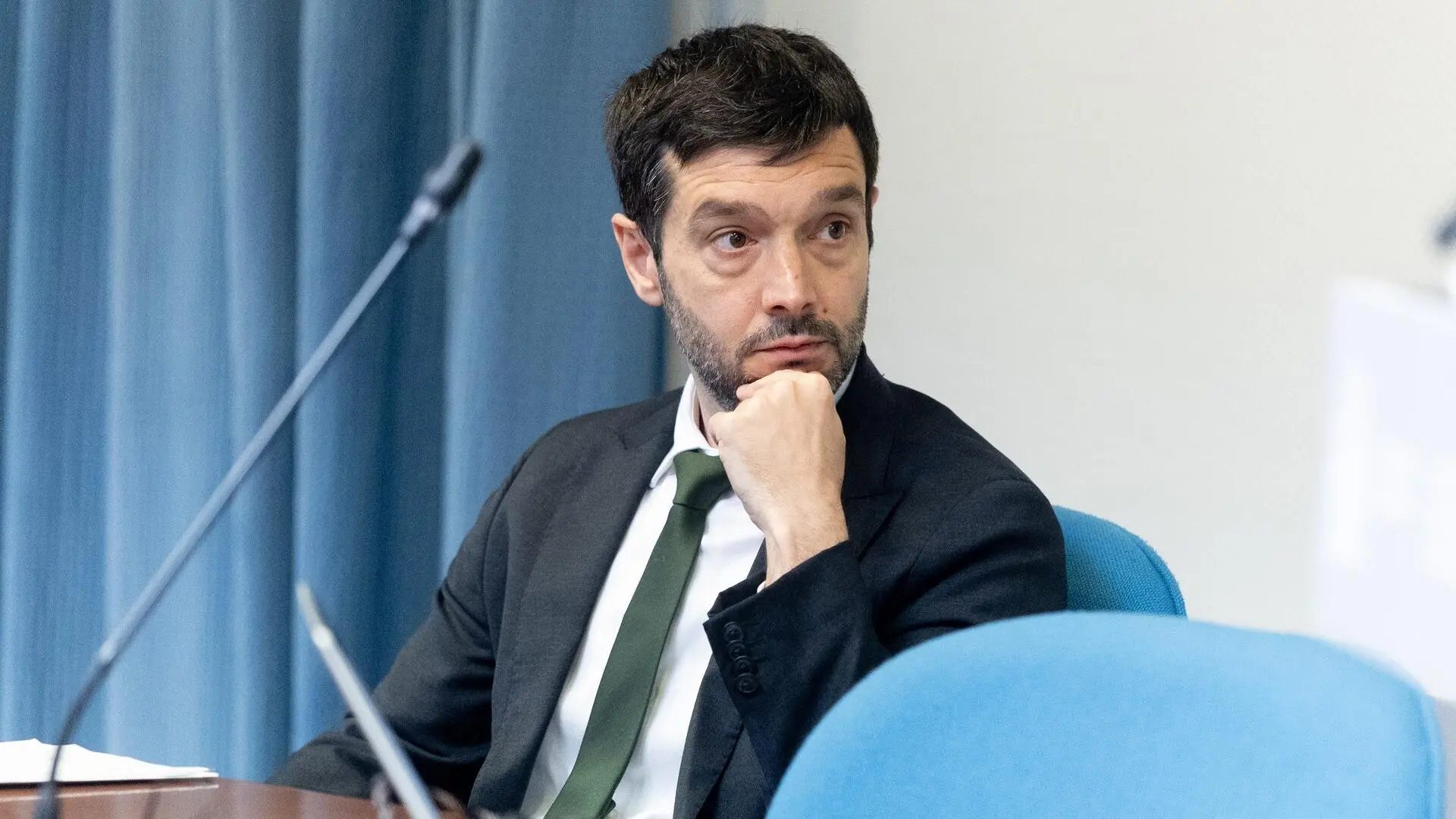  El ministro de Derechos Sociales, Consumo y Agenda 2030, Pablo Bustinduy, comparece ante los medios, en la sede del Ministerio, a 8 de abril de 2026, en Madrid Eduardo Parra - Europa Press