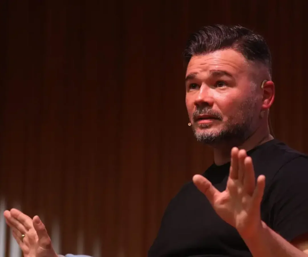 Conforme a los criterios de