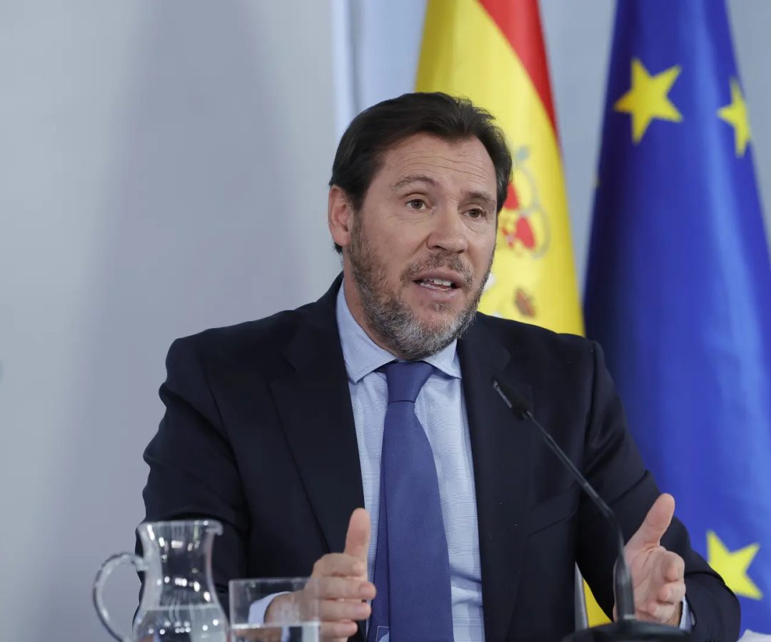 El ministro de Transportes y Movilidad Sostenible, Óscar Puente, este martes en la rueda de prensa tras el Consejo de Ministros.ZIPI ARAGON
