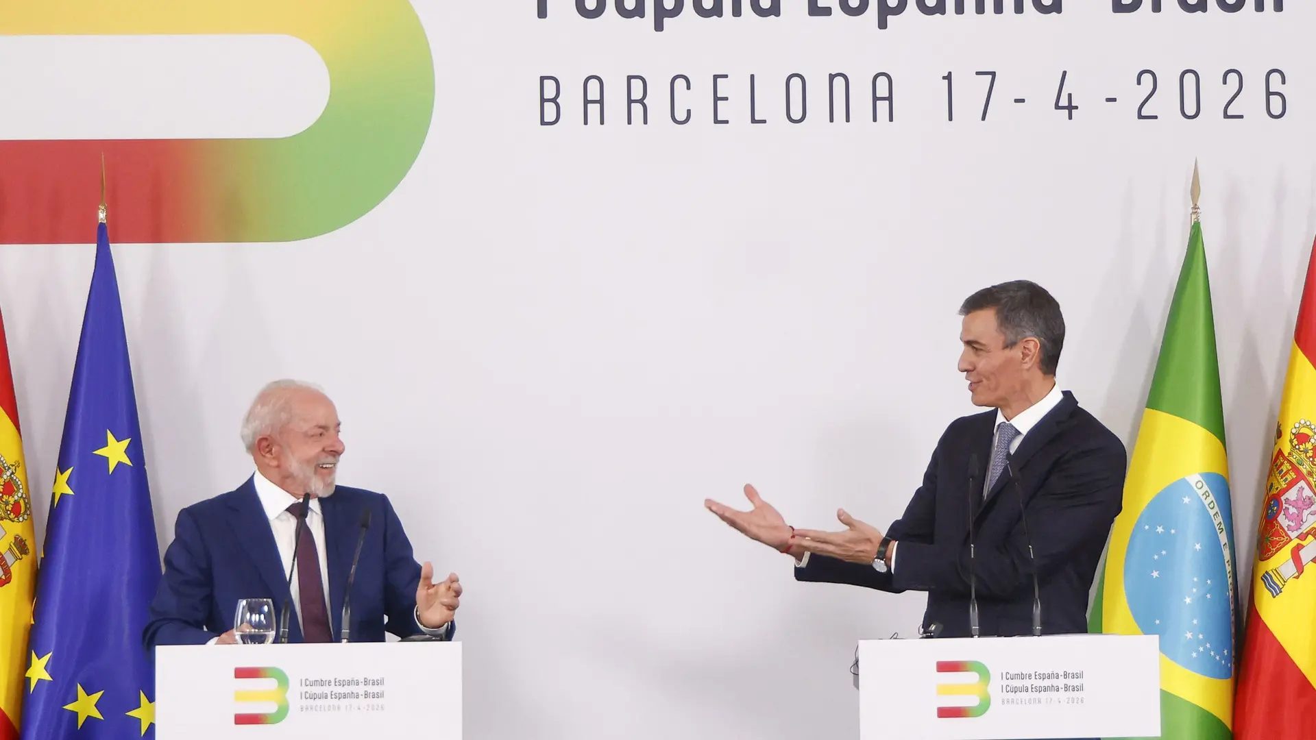 El presidente del Gobierno, Pedro Sánchez, y el presidente brasileño, Lula da Silva.Quique García