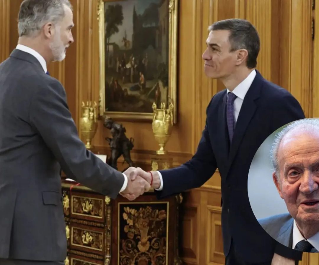 El rey Felipe VI junto a Pedro Sánchez y el rey emérito.ARCHIVO