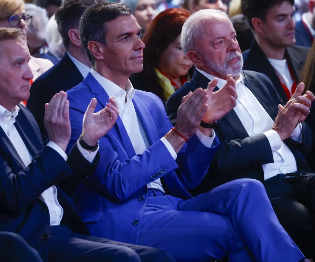 Pedro Sánchez, junto a Lula da Silva este sábado en Barcelona.EFE