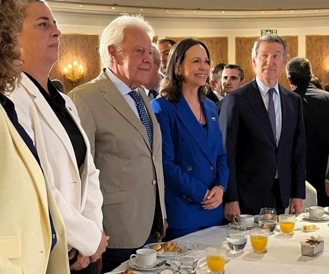 María Corina Machado, junto a Felipe González y Alberto Núñez Feijóo.20MINUTOS