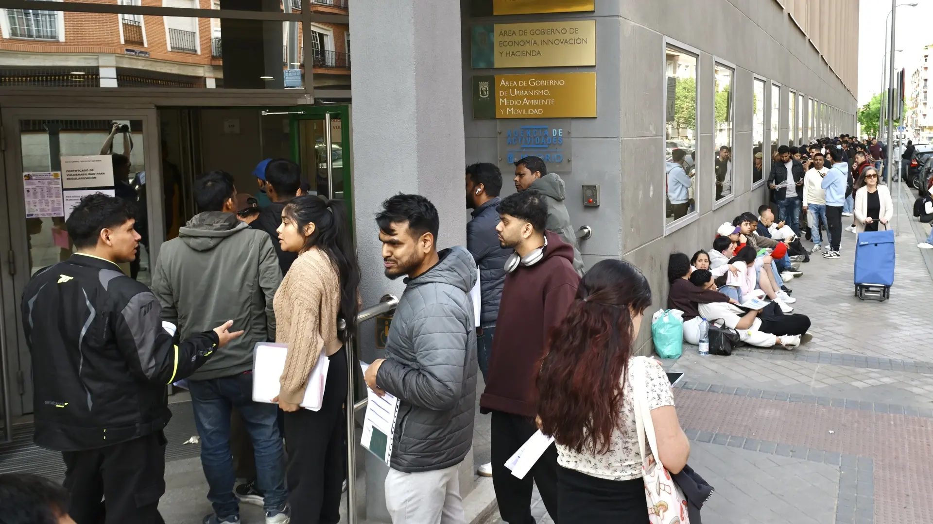Colas regularización migrantes.Hazhard Espinoza Vallejos