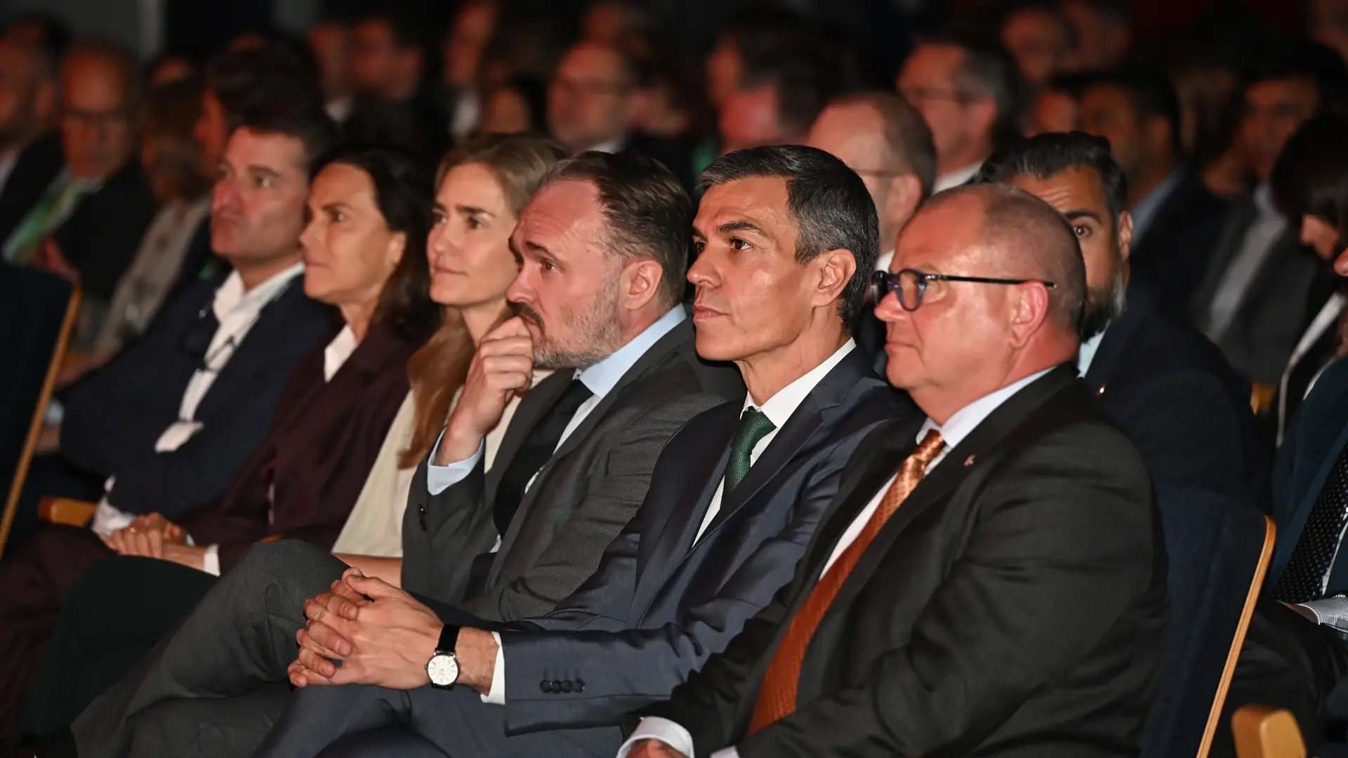 El presidente del Gobierno, Pedro Sánchez, junto al comisario de Energía, Dan Jorgensen, este martes durante la inauguración de WindEurope 2026. EFE/ Fernando VillarFERNANDO VILLAR