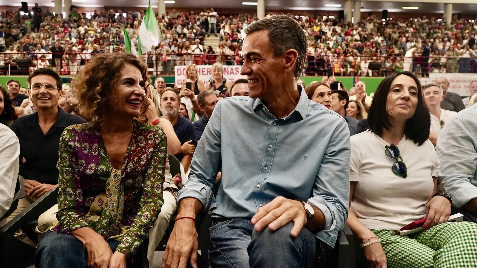 El secretario general del PSOE y presidente del Gobierno, Pedro Sánchez, y la candidata a la Junta por el PSOE-A, María Jesús MonteroÁlex Zea - Europa Press