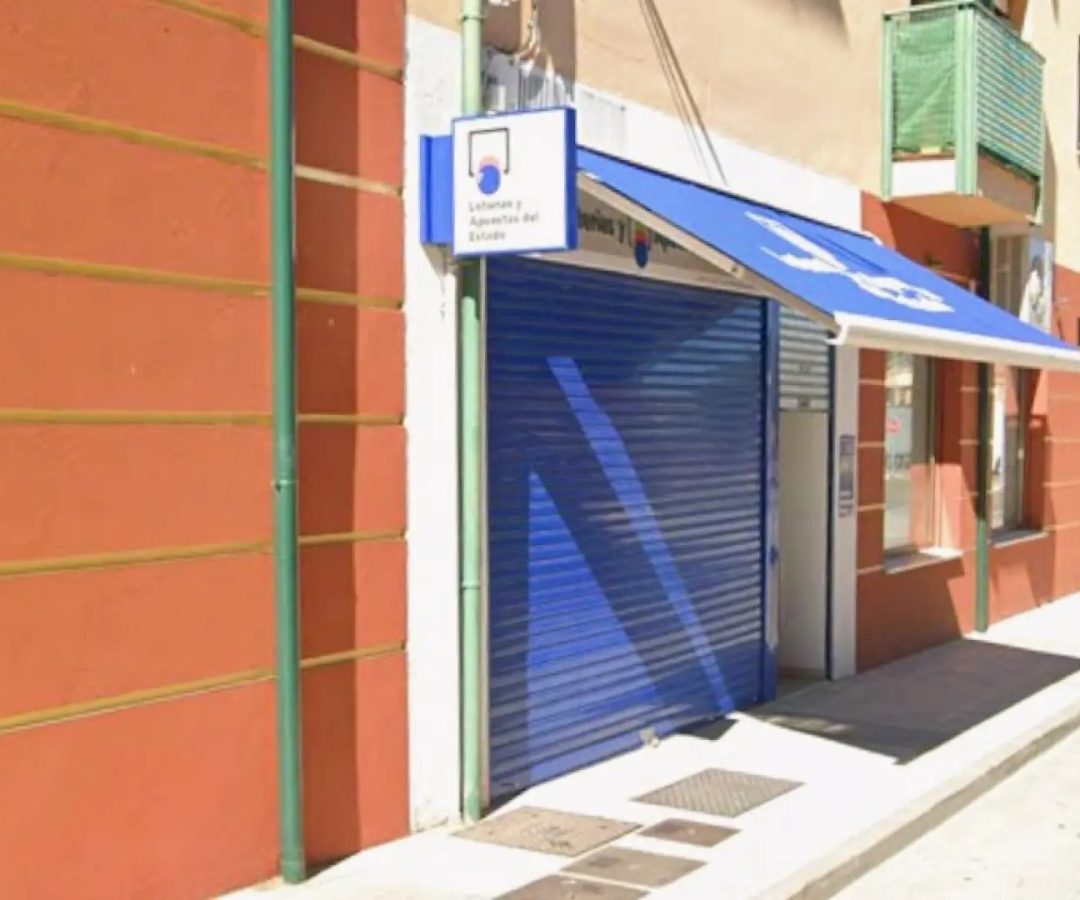 Administración de Loterías de Peñafiel, Valladolid.GOOGLE STREET VIEW