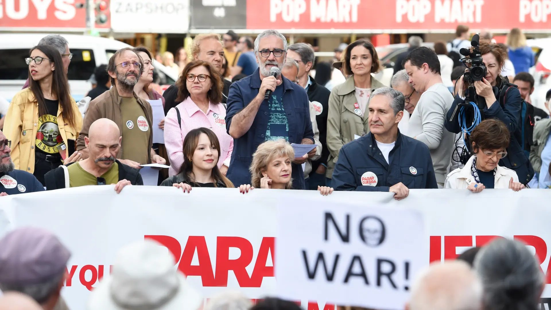 El director de cine Javier Fesser durante la concentración ‘Hay que parar la guerra en Oriente Medio’ en Madrid.Europa Press