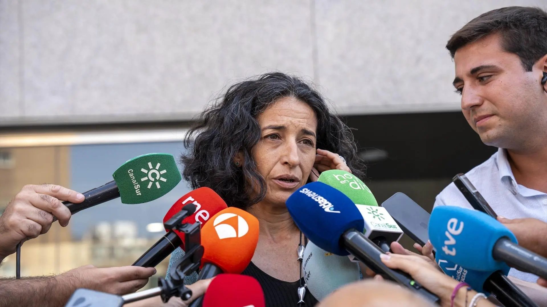 La madre de Gabriel Cruz, Patricia Ramírez, atiende a los medios a la salida del Juzgado, en una imagen de archivo.Europa Press / Marian León