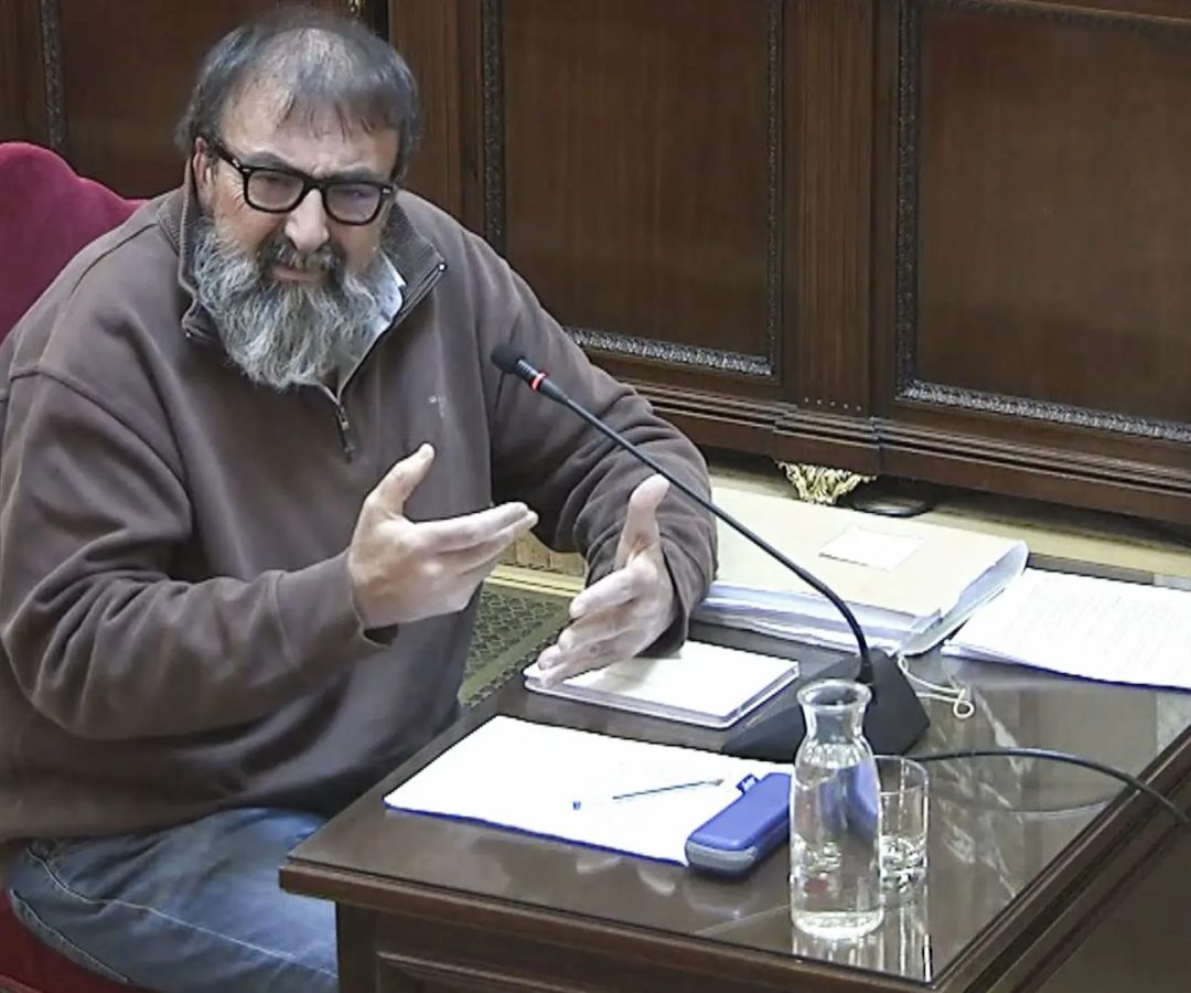 Captura de video de la señal del Tribunal Supremo, de un momento de la declaración de Koldo García este jueves en el juicio.
