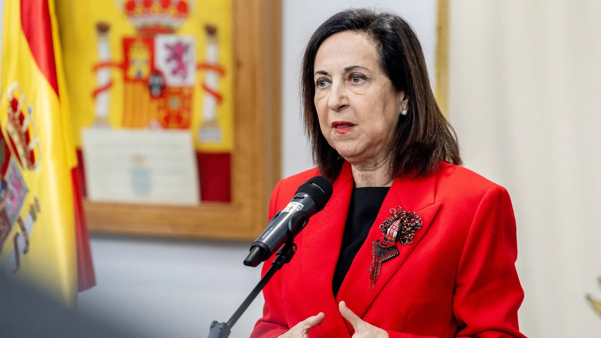 La ministra de Defensa, Margarita Robles, en la Base de Retamares.Ricardo Rubio / Europa Press