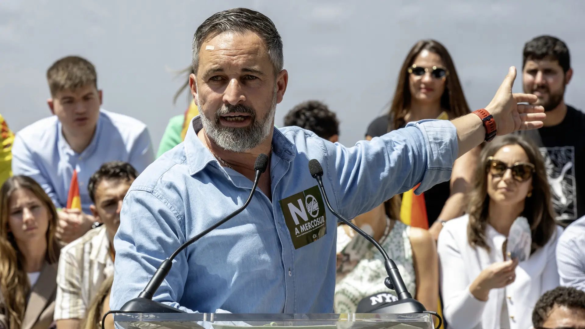 El líder de Vox, Santiago Abascal, en un acto de campaña en Jaén.EFE / José Manuel Pedrosa