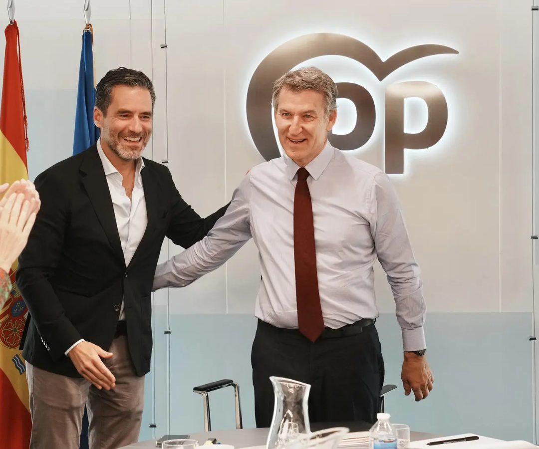 El líder del PP, Alberto Núñez Feijóo, y el portavoz nacional del partido, Borja Sémper, este lunes en el Comité de Dirección en Madrid.David Mudarra / EFE