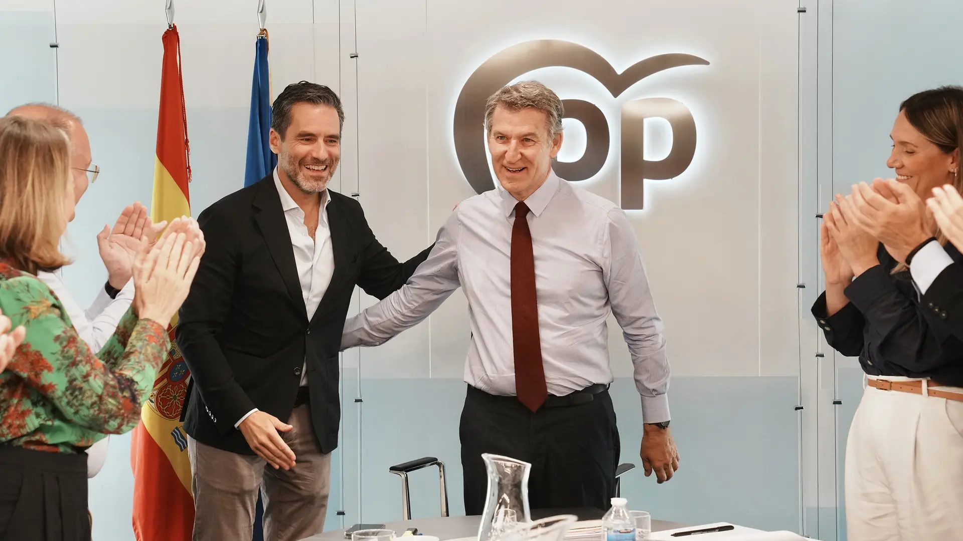 El líder del PP, Alberto Núñez Feijóo, y el portavoz nacional del partido, Borja Sémper, este lunes en el Comité de Dirección en Madrid.David Mudarra / EFE