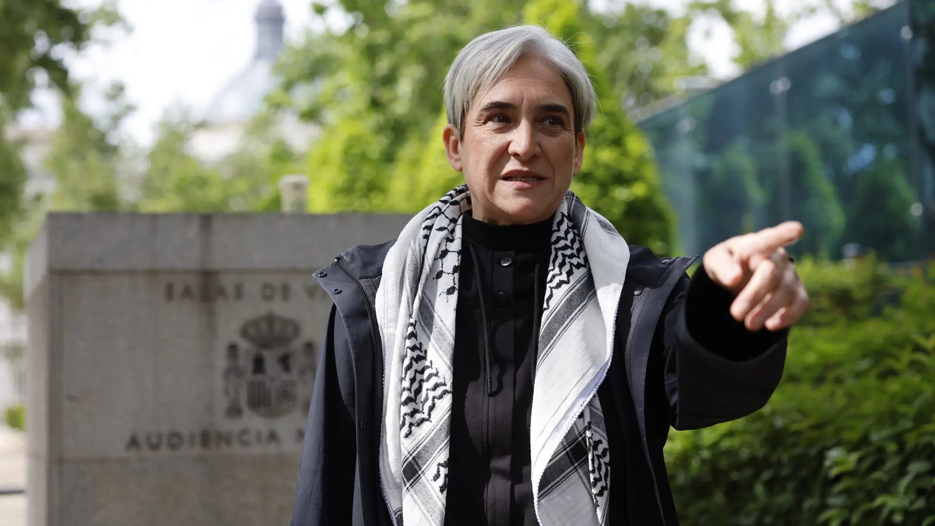 La exalcaldesa de Barcelona Ada Colau, miembro de la Freedom Flotilla, frente a la Audiencia Nacional. Mariscal