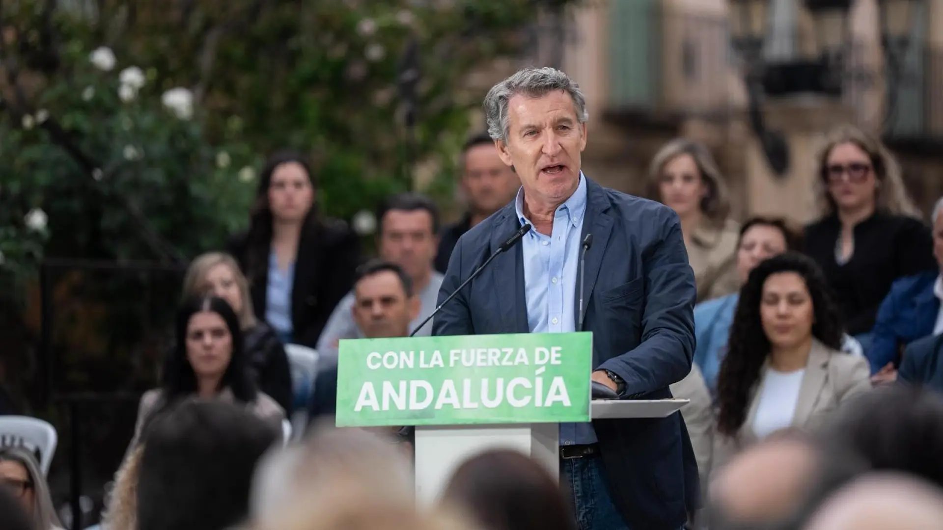 El presidente del PP, Alberto Núñez Feijóo, durante un mitin en Guadix (Granada).Diego Puerta / PP