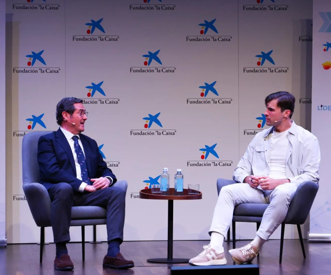 ​El presidente de la CEOE, Antonio Garamendi, ha protagonizado otra de las conversaciones estratégicas junto al Presidente de Lideremos, Tomàs GüellForo Retos