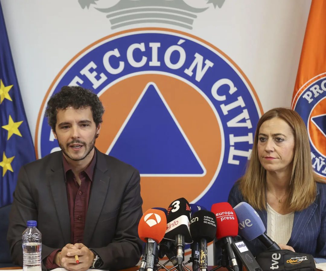  La secretaria general de Protección Civil y Emergencias del Ministerio del Interior, Virginia Barcones y el director general de Salud Pública, Pedro GullónVictor Lerena