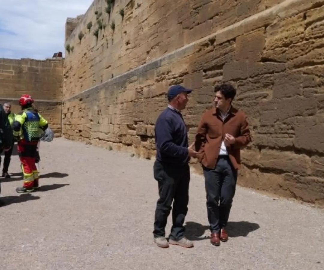 Activado el nivel 1 del PLATERCAR tras el derrumbe de parte de la muralla del castillo de San Vicente.GOBIERNO DE LA RIOJA