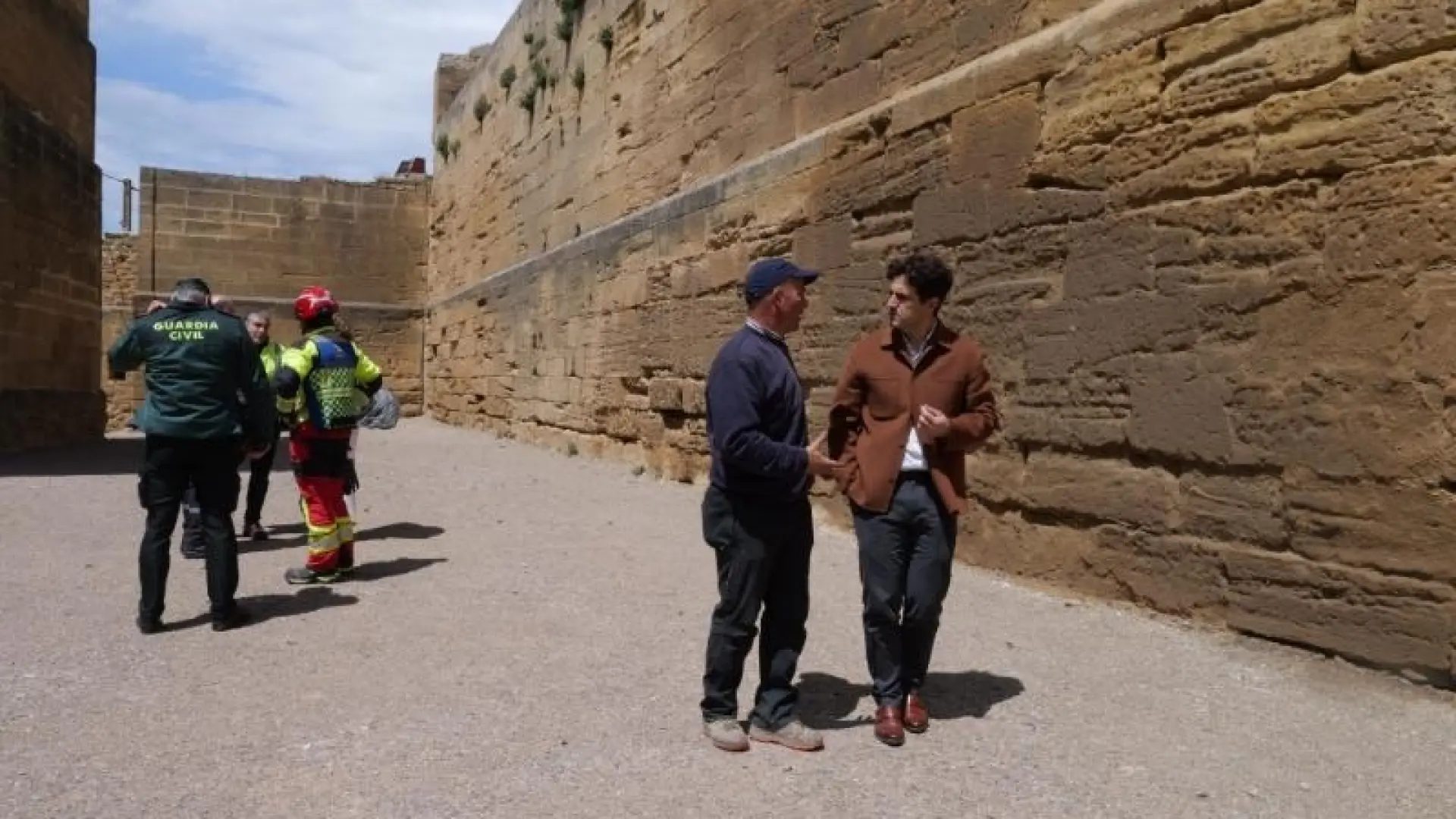 Activado el nivel 1 del PLATERCAR tras el derrumbe de parte de la muralla del castillo de San Vicente.GOBIERNO DE LA RIOJA