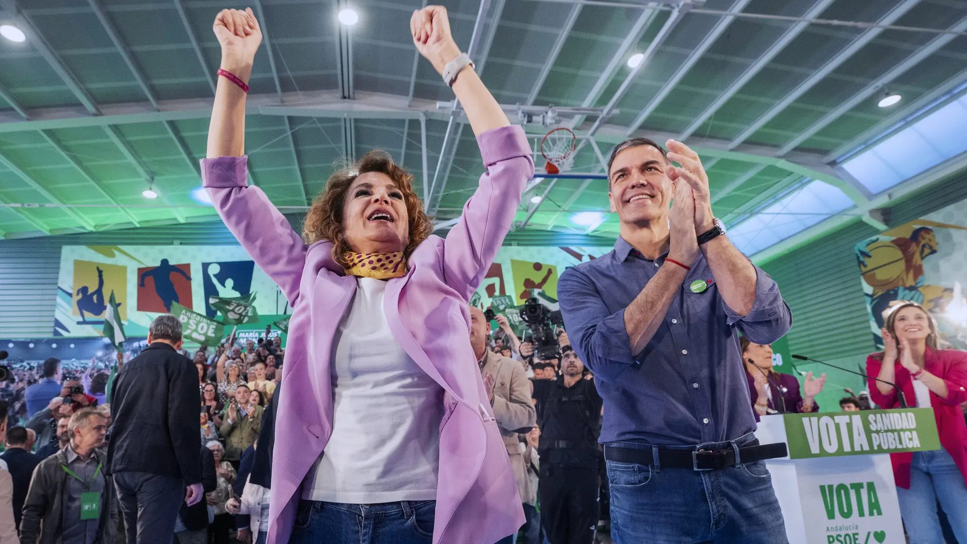 El presidente del Gobierno, Pedro Sánchez, interviene en un acto público junto a la secretaria general del PSOE de Andalucía y candidata a la Presidencia de la Junta, María Jesús Montero,MIGUEL ÁNGEL MOLINA
