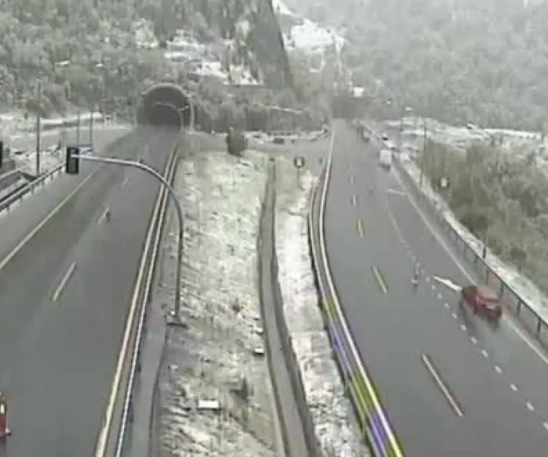 Imagen de las cámaras de la AP-66 en Lena, Asturias.DGT