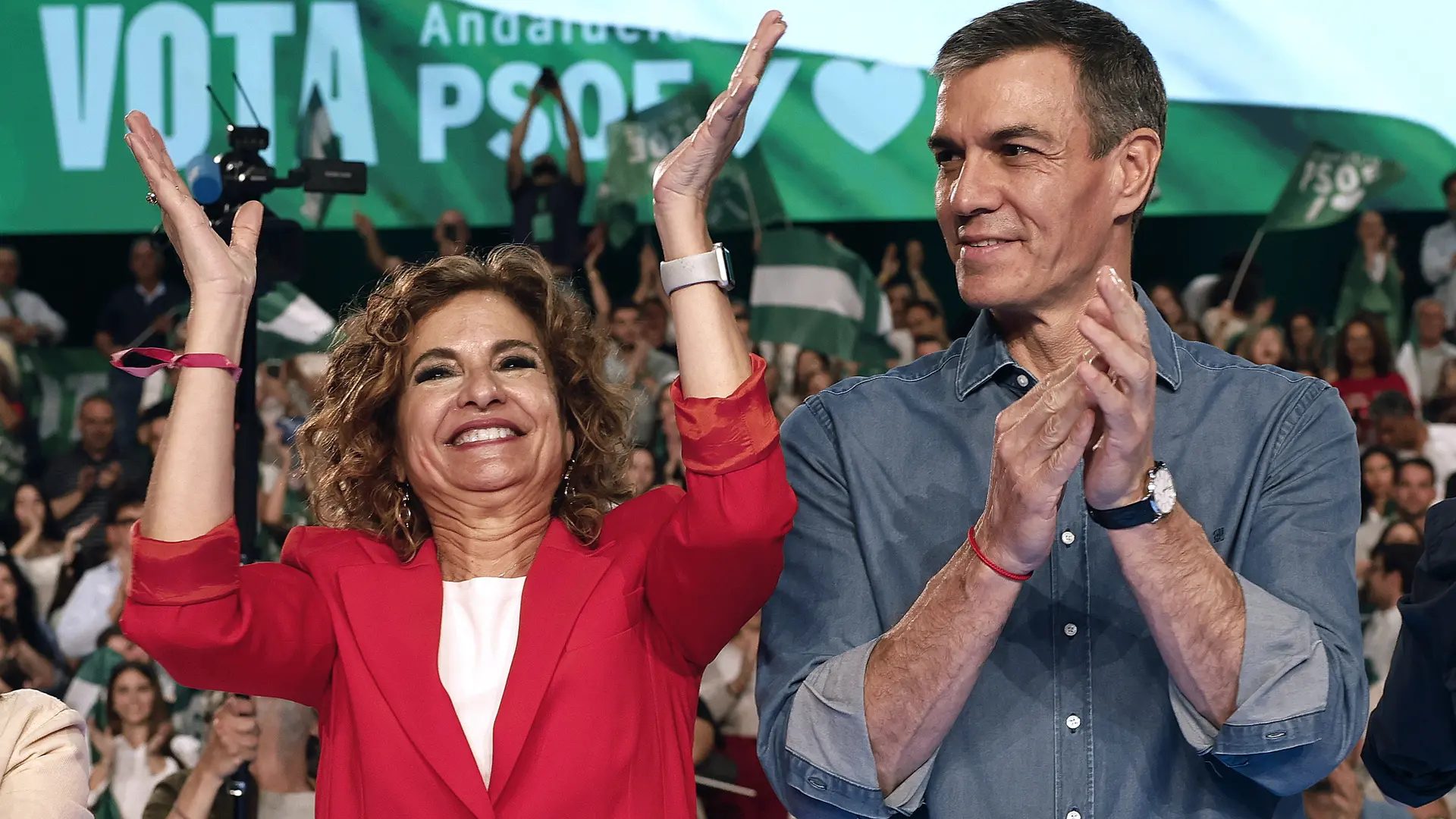  El presidente del Gobierno Pedro Sánchez y la candidata del PSOE a la presidencia de la Junta de Andalucía María Jesús Montero EFE/Julio Muñoz