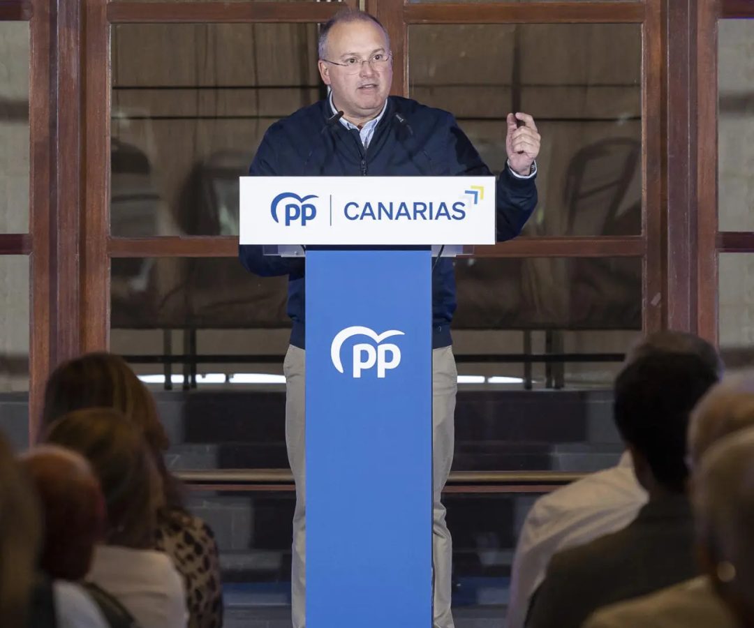 El secretario general del Partido Popular, Miguel Tellado, interviene en un acto con afiliados y simpatizantes en Las Palmas de Gran Canaria.EFE