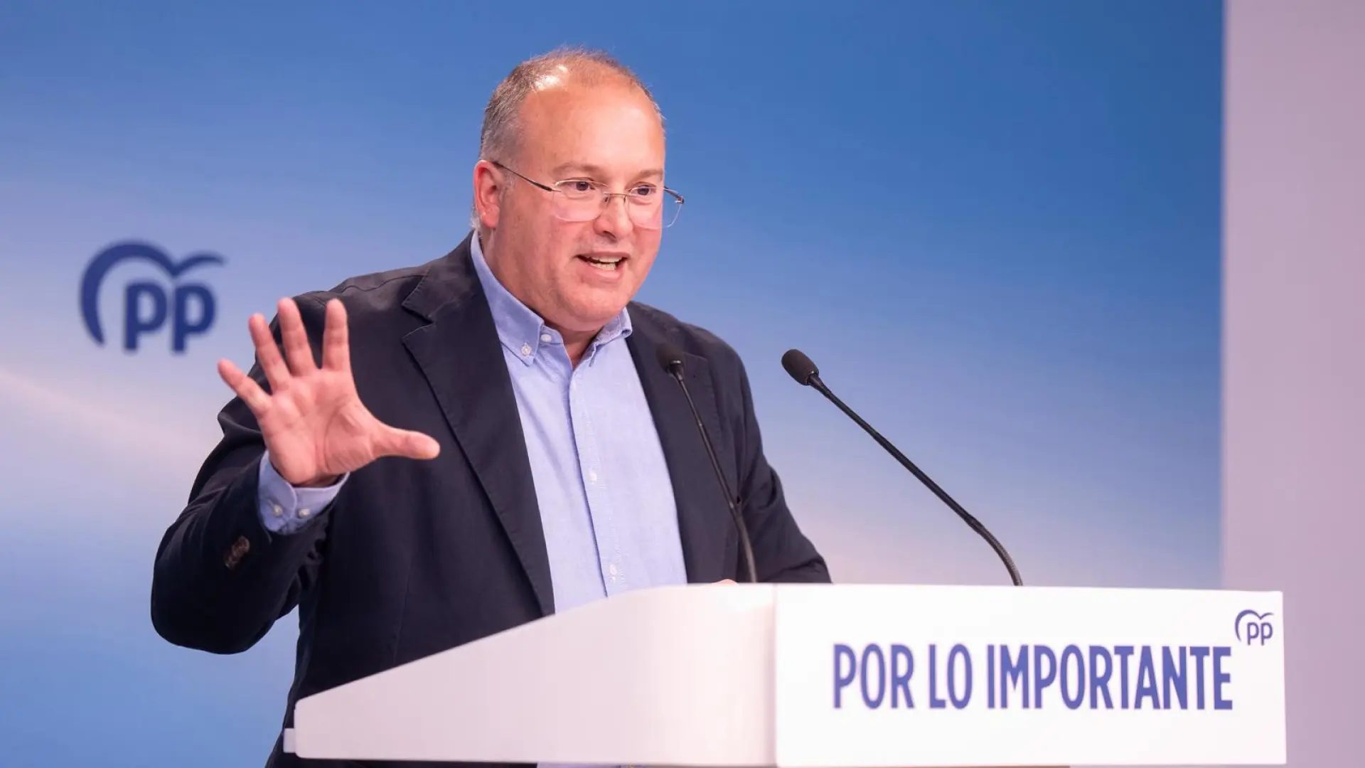 El secretario general del Partido Popular, Miguel Tellado, en la rueda de prensa en Génova para celebrar los resultados de las elecciones en Andalucía.PP