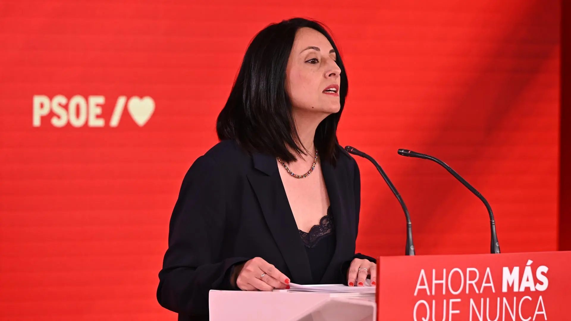 La secretario de Organización del PSOE, Rebeca Torró, comparece ante la prensa para valorar los resultados electorales andaluces, este domingo en la sede del partido de la calle Ferraz, en Madrid. FERNANDO VILLAR