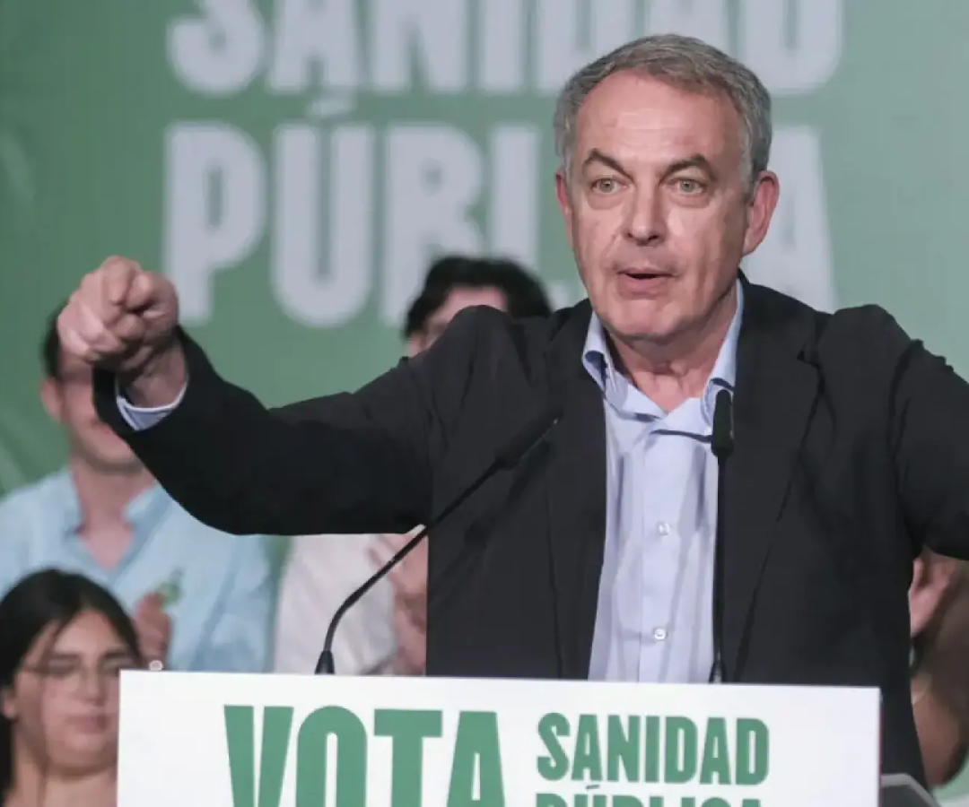 El expresidente del Gobierno José Luis Rodríguez Zapatero, durante un mitin en Andalucía.